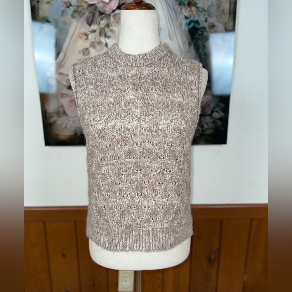 Super Cute Universal Thread Pointelle Sweater Ves… - image 4